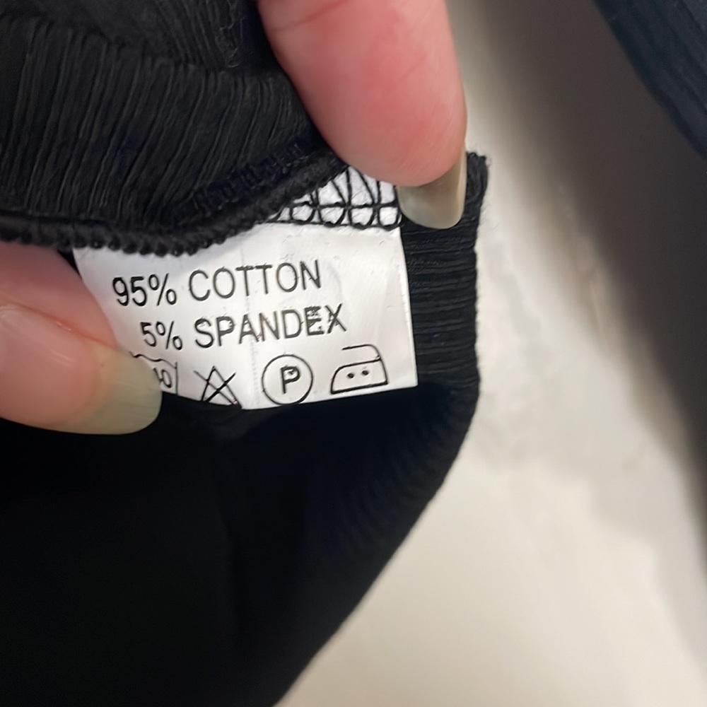 Soft stretchy long sleeve crop top - Picture 3 of 3